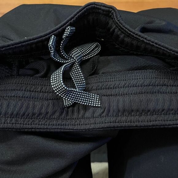 Athletic men’s size small black/red pants. - Picture 6 of 7